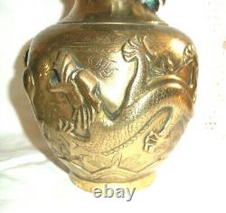 Une Belle Paire Rare Vase De Bronze Chinois Grande Casquette Avec Dragons Ming Xuande Marks