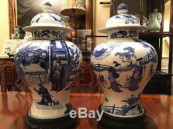 Une Paire Grandes Et Rares Chinois Kangxi Des Qing Style Bleu Et Blanc Temple Jars