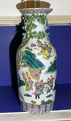 Vase Antique Chinois De Grand Balluster Du 19ème Siècle, Famille Rose, Porcelaine