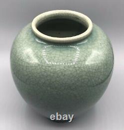Vase Chinois Moderne Avec Glaçure Celadon Crackle