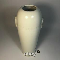 Vase De Porcelaine Chinoise De Grande Antiquité Avec Design Incisé