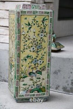 Vase De Porcelaine De Kangxi Marqué Famille-verte, 51cm