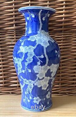 Vase chinois Kangxi bleu et blanc grand vase motif Prunus