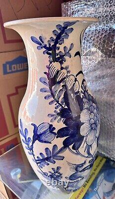 Vase chinois ancien bleu et blanc grand