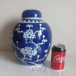 Vases De Jarre Gingembre Kangxi Chinois De Grande Taille Bleu Et Blanc Prunus