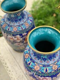 Vases Vintage Orientals De Cloisonné Avec Des Fleurs / Chinois Antique