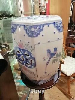 Vintage Grand Oriental Ceramic Blue Et White Plant Stand Siège De Jardin